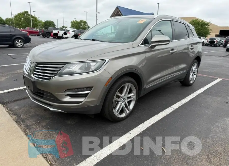 5LMCJ3D99GUJ00825 Photo# 2