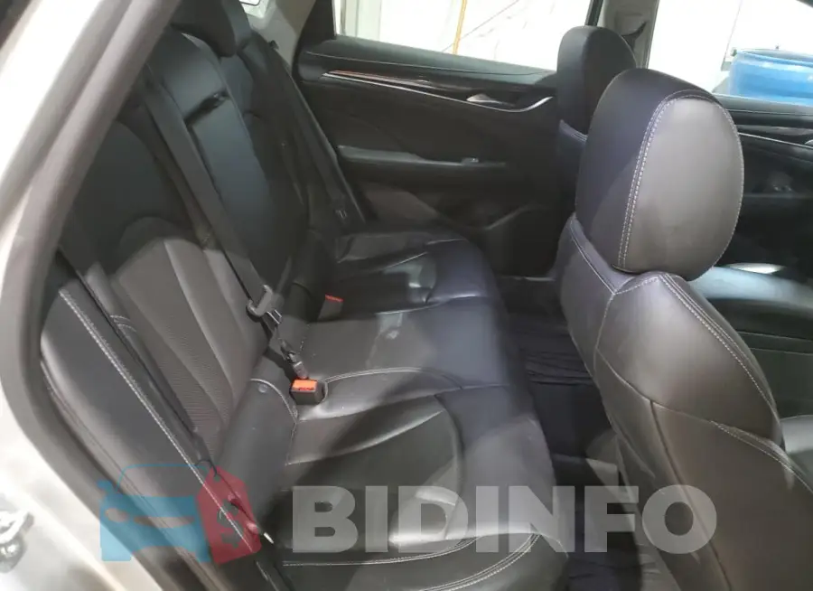1G4ZR5SS5HU166328 Photo# 10