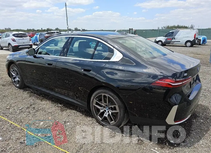 WBY33FK02RCR91118 Photo# 2
