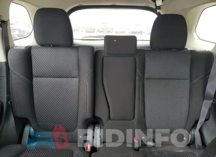 JA4AD2A38LZ011044 Photo# 10