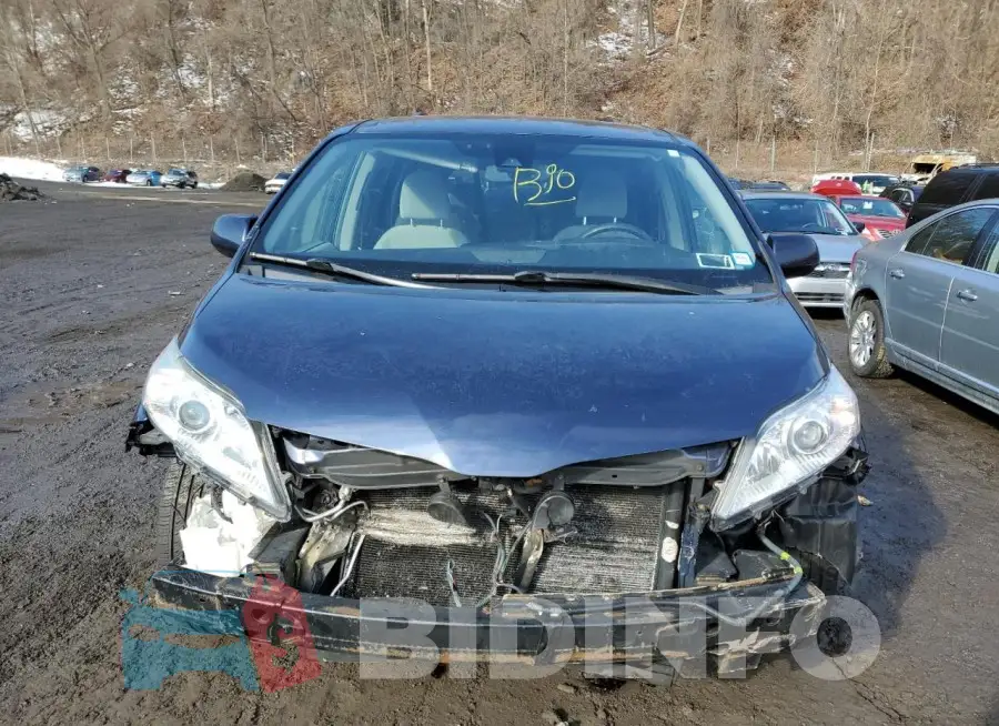 5TDKZ3DCXJS928322 Photo# 5