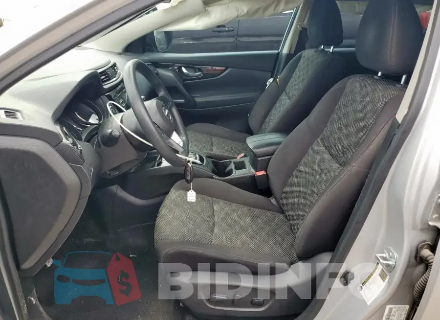 JN1BJ1CRXHW134063 Photo# 7