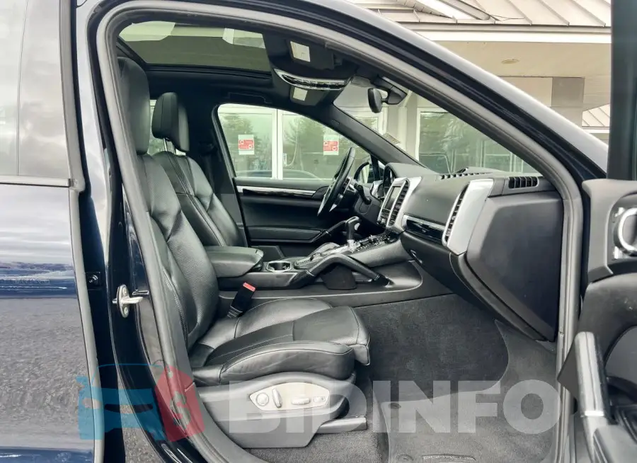 WP1AE2A23GLA62291 Photo# 5