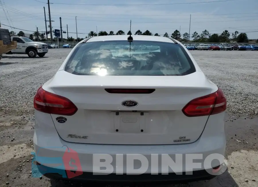 1FADP3F24GL228749 Photo# 6