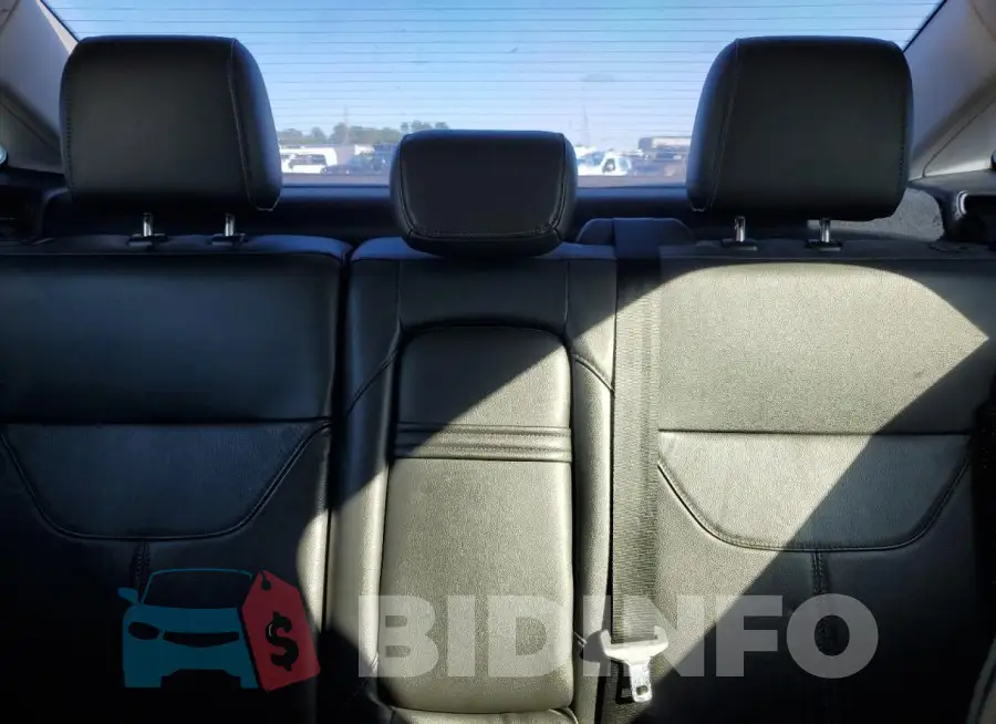 1FADP3F24GL368977 Photo# 10