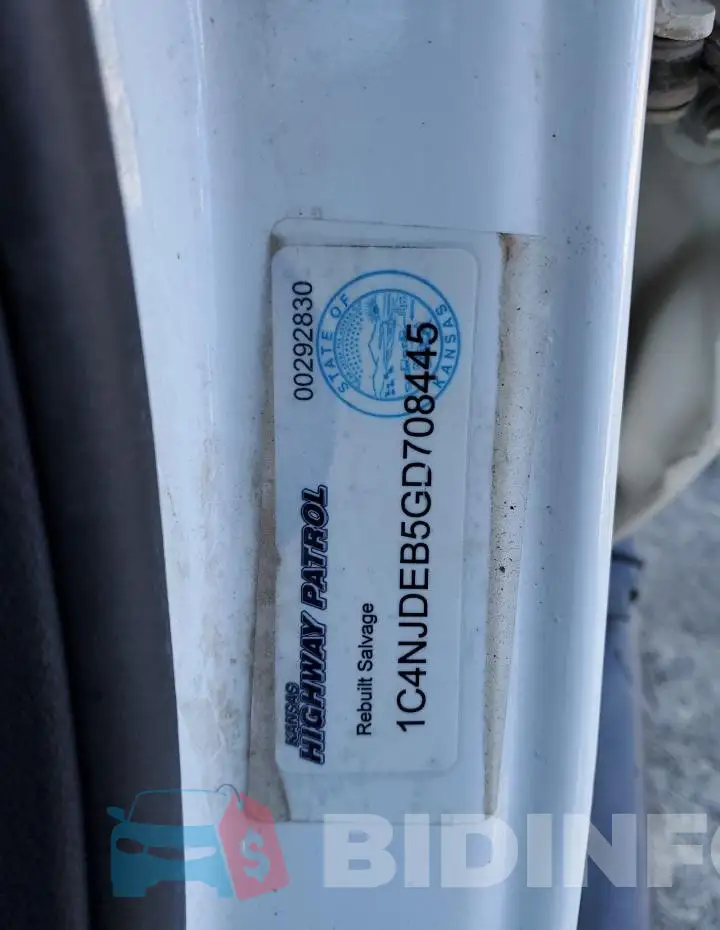 1C4NJDEB5GD708445 Photo# 13