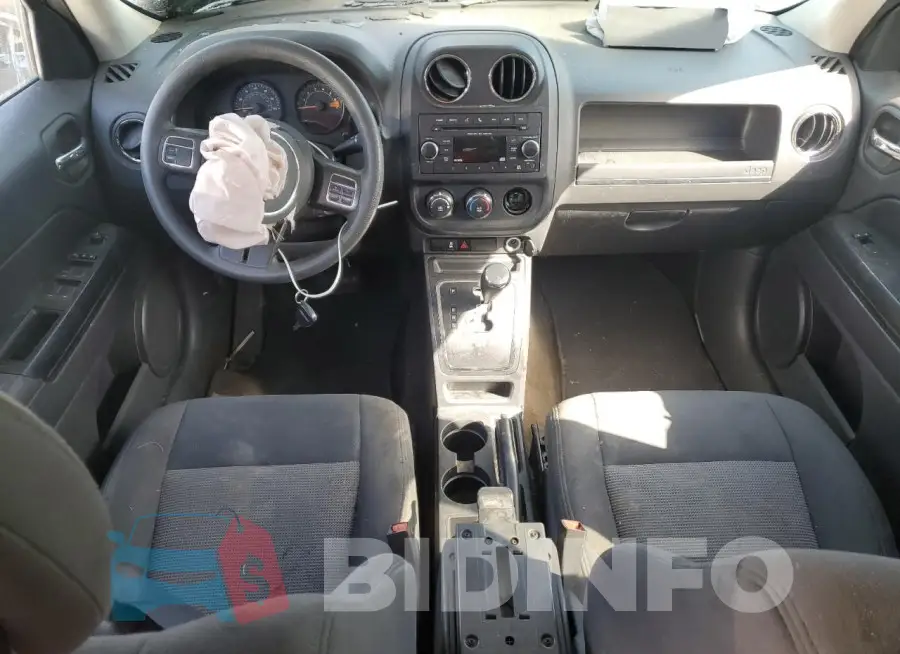 1C4NJPBB1HD120226 Photo# 8