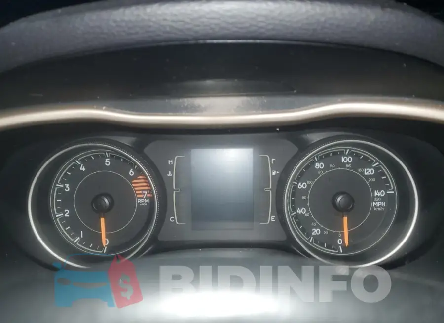 1C4PJLCB3GW281101 Photo# 9