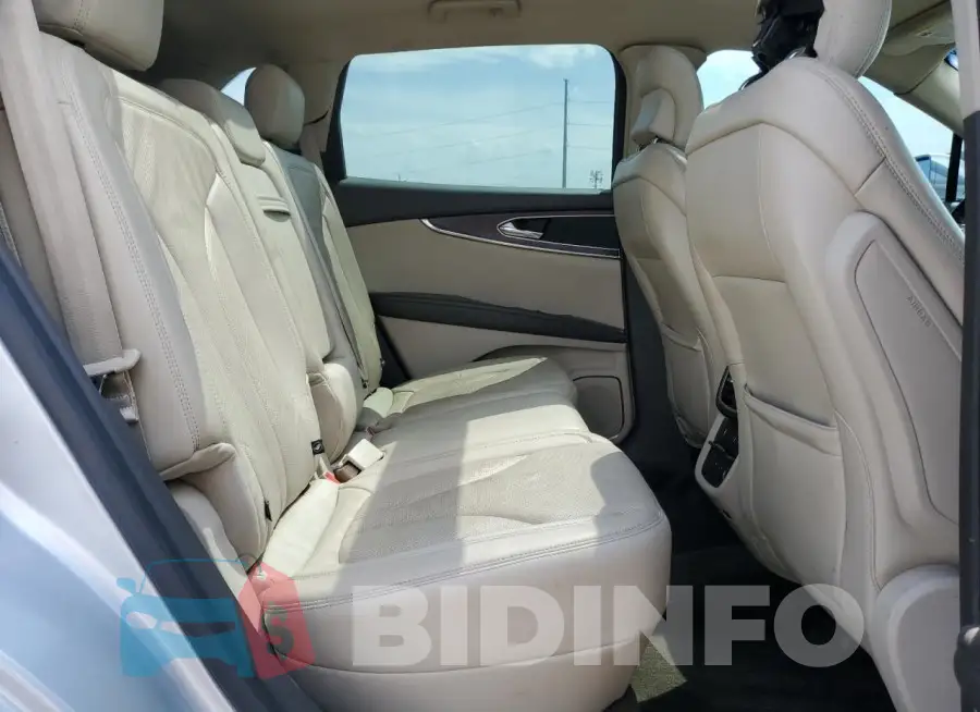 2LMTJ8LR2GBL60494 Photo# 11
