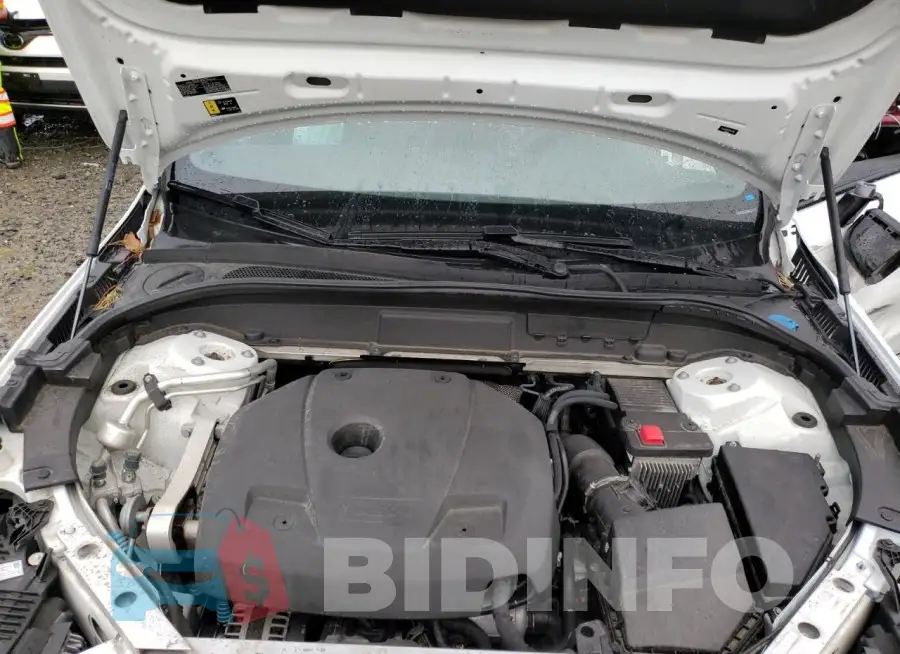 YV4102RM3M1744162 Photo# 12