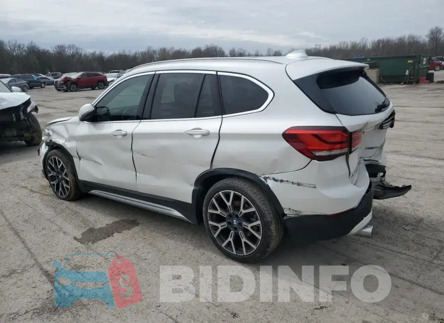 WBXJG9C09M3M72494 Photo# 2