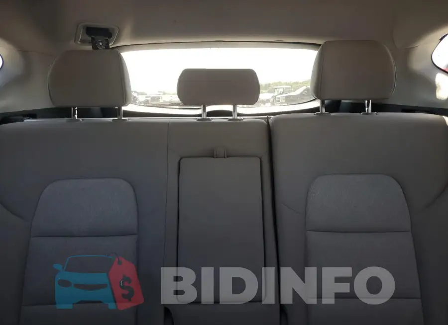 KM8J33A26GU161089 Photo# 10