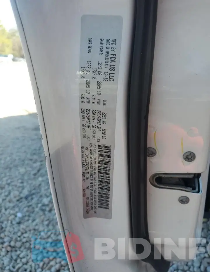 1C4PJLCB7KD370156 Photo# 13