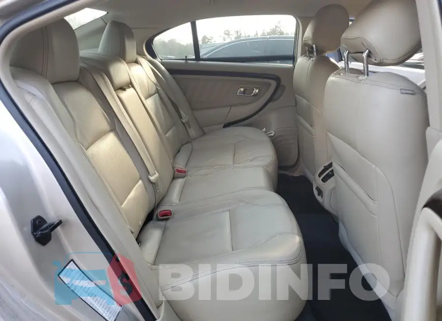 1FAHP2F85HG113832 Photo# 10