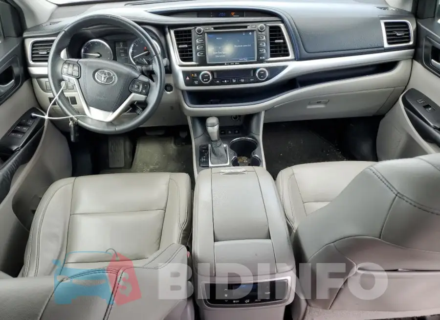 5TDJKRFH3GS275708 Photo# 8