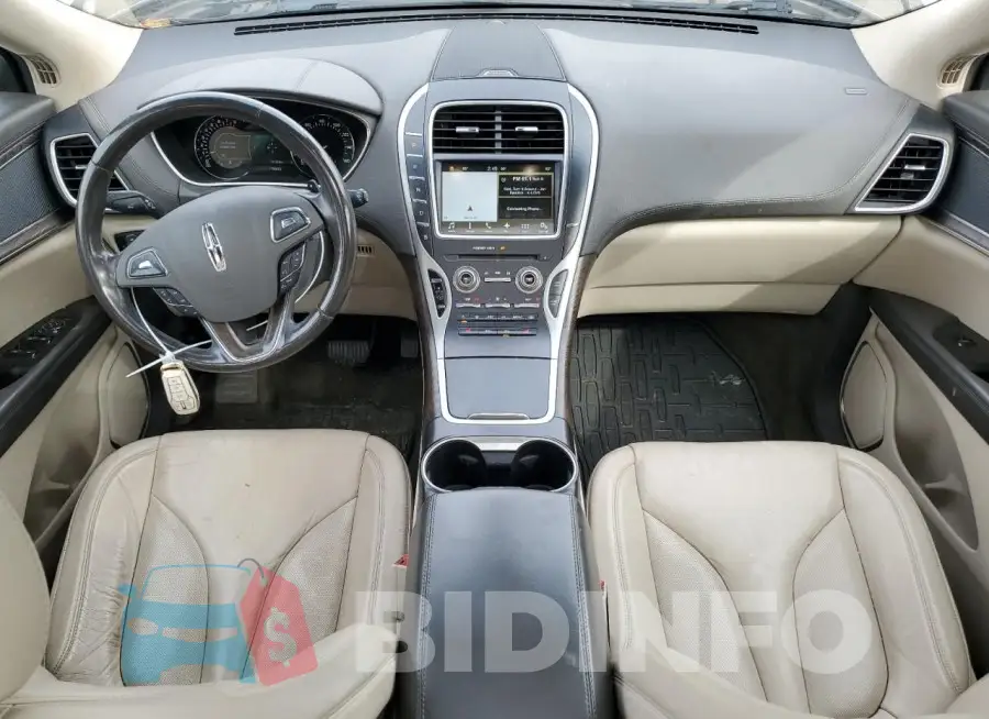 2LMTJ8KR3GBL62465 Photo# 8