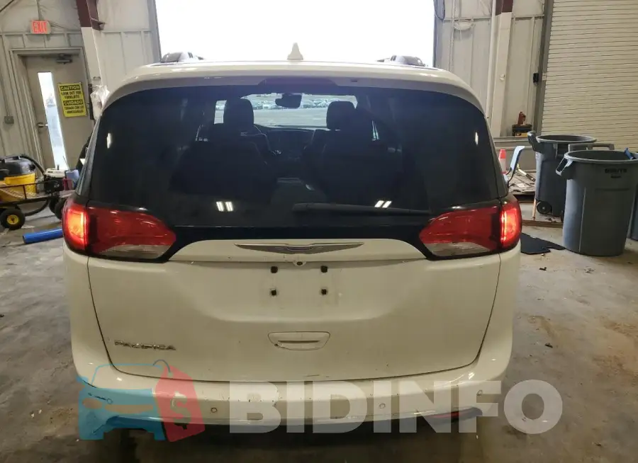 2C4RC1EG1HR628287 Photo# 6