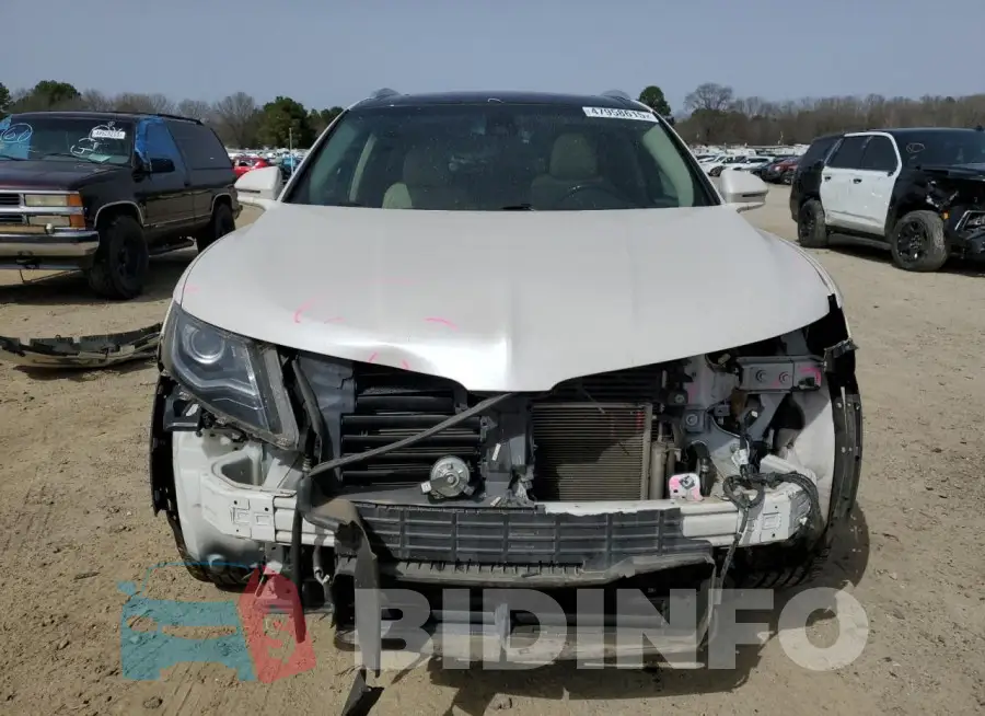 2LMTJ8LRXGBL57343 Photo# 5
