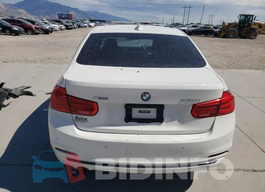WBA8A3C54GK690467 Photo# 6