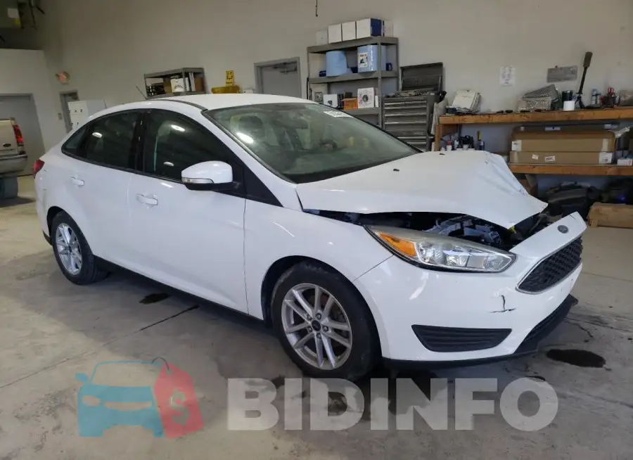 1FADP3F27HL334484 Photo# 4