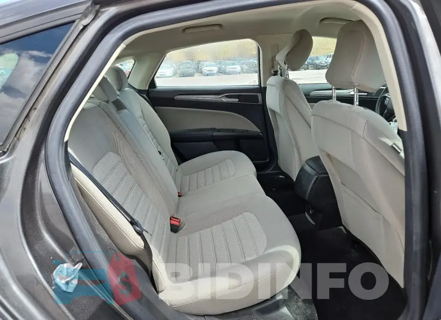 3FA6P0G75LR112117 Photo# 10