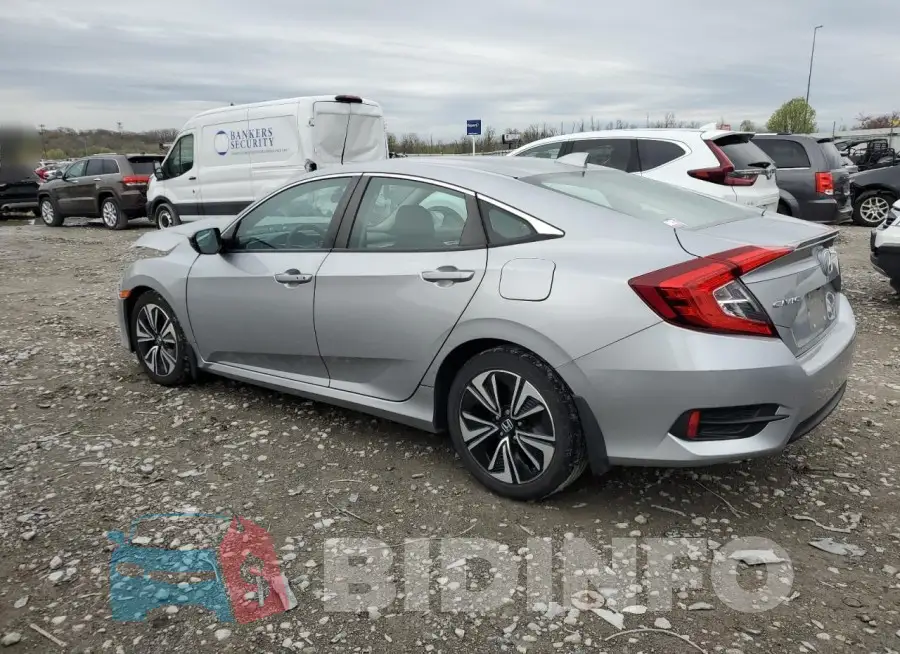 19XFC1F32HE031553 Photo# 2