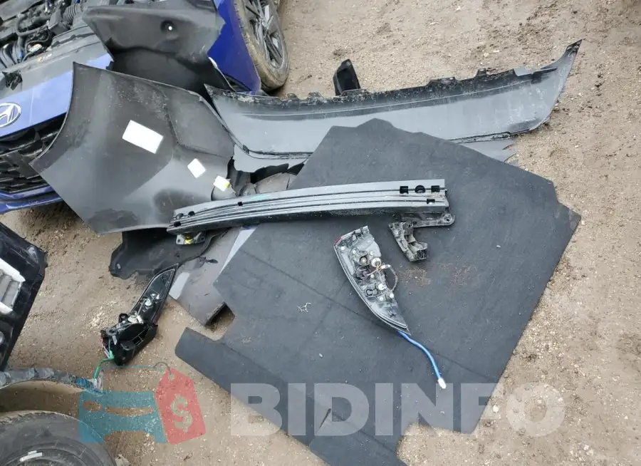 JTDBCMFE4PJ008472 Photo# 12