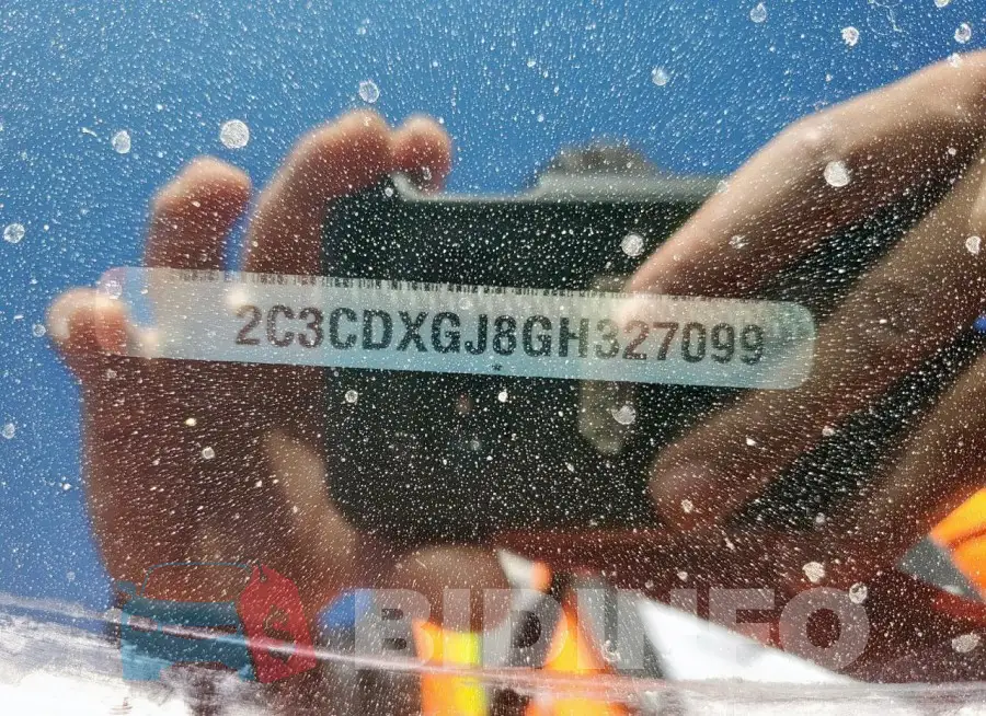 2C3CDXGJ8GH327099 Photo# 12