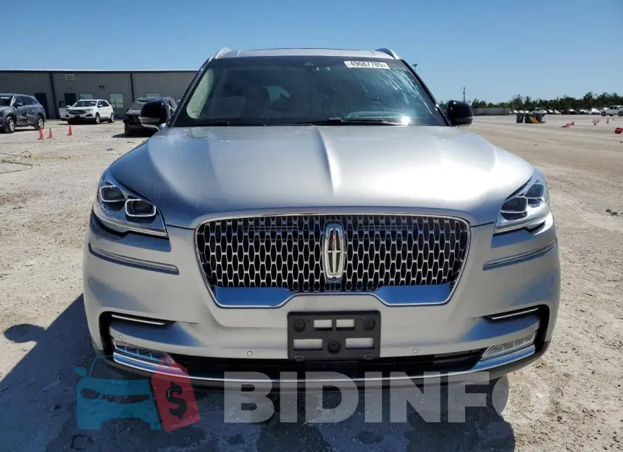 5LM5J7XC9MGL05627 Photo# 5