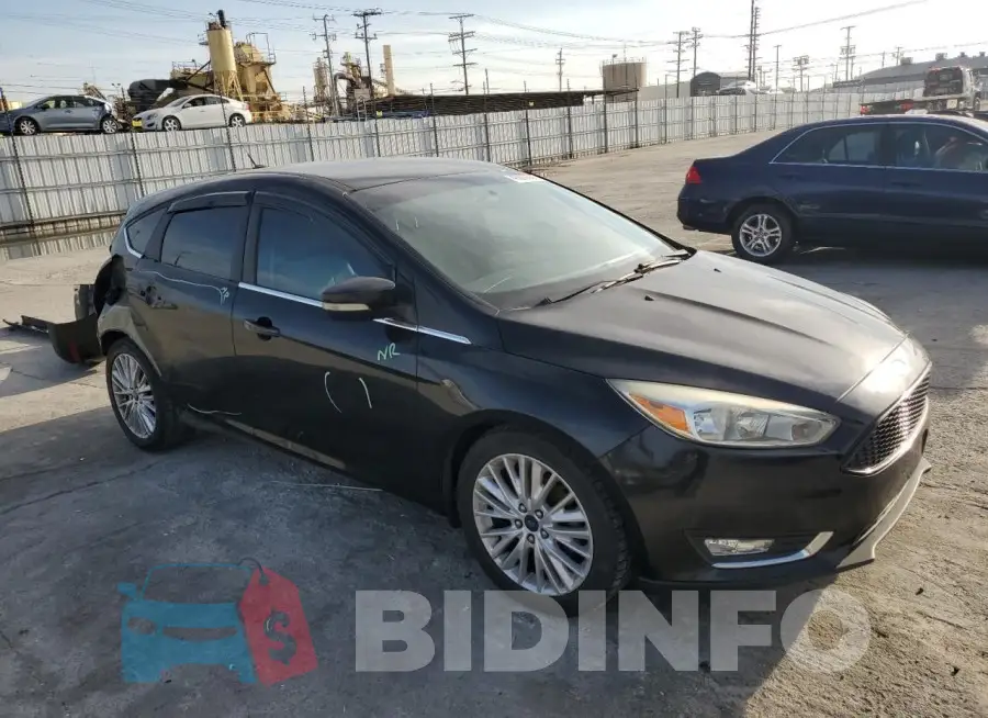1FADP3N27GL259995 Photo# 4