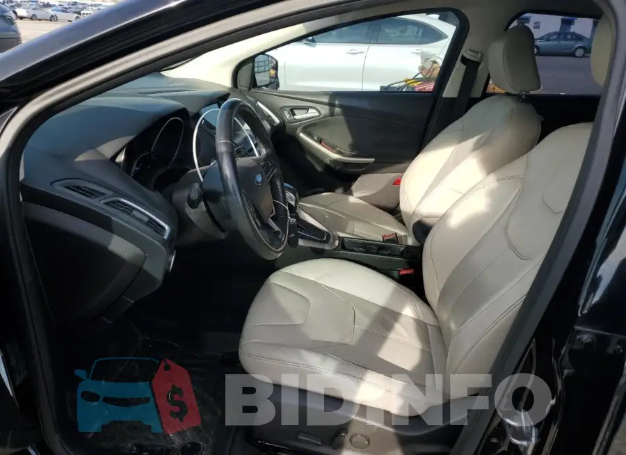 1FADP3N27GL259995 Photo# 7