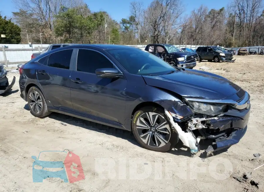 19XFC1F38HE000503 Photo# 4