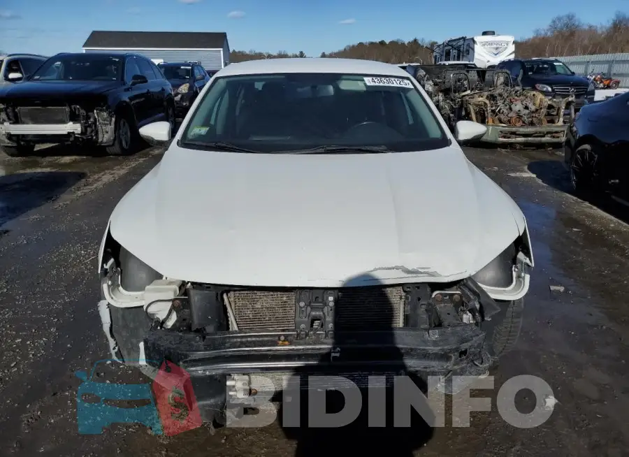1VWDT7A3XHC035601 Photo# 5