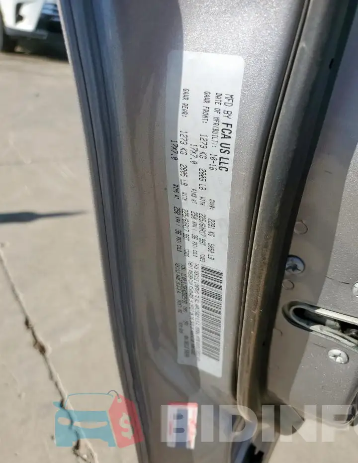 1C4PJLCB6KD325791 Photo# 13