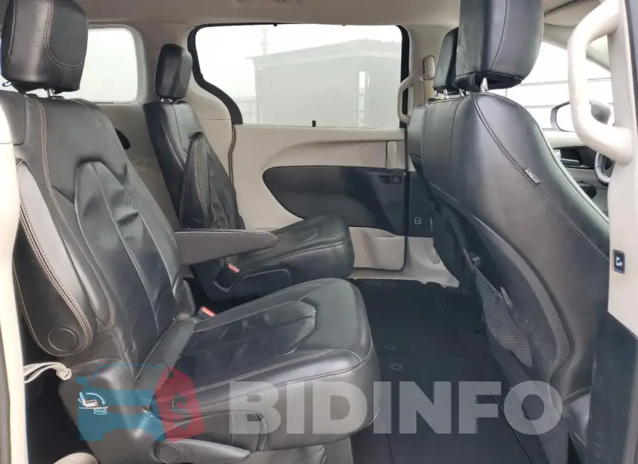 2C4RC1BG4HR593152 Photo# 11
