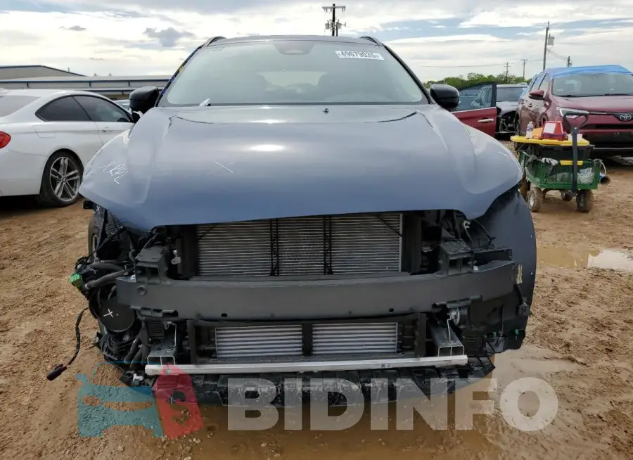 YV4H60RC9S1000975 Photo# 5