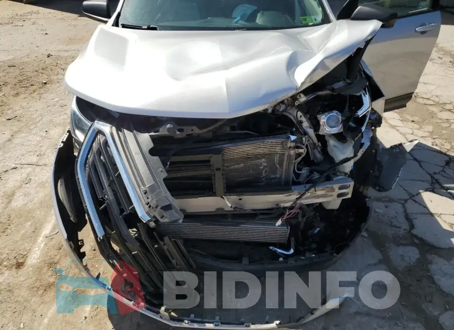 2GNAXREV9J6133820 Photo# 12
