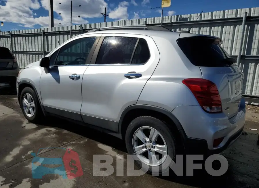 KL7CJLSB2JB648341 Photo# 2