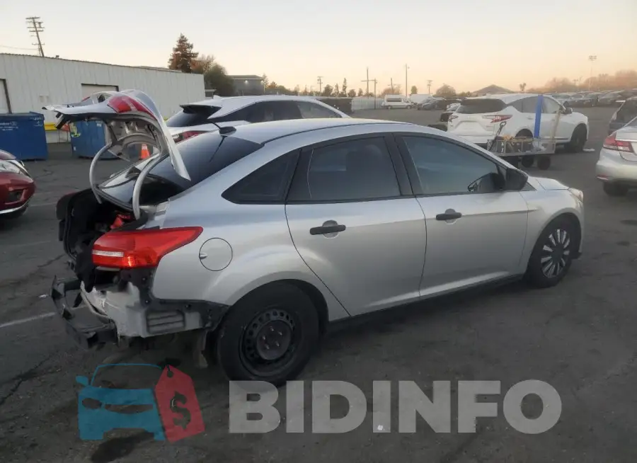 1FADP3E27GL254831 Photo# 3