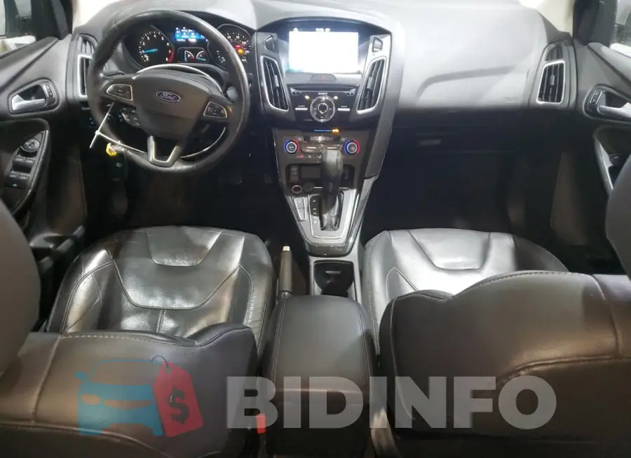 1FADP3J23GL265573 Photo# 8