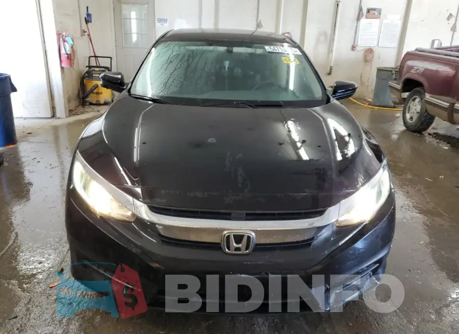 19XFC2F70GE023085 Photo# 5