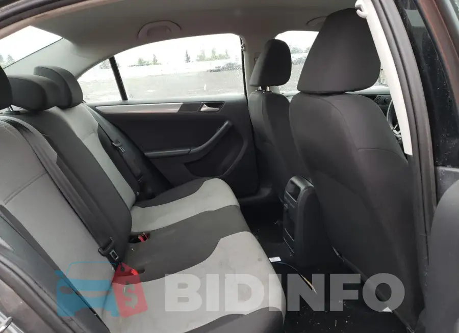 3VW167AJXJM203797 Photo# 10