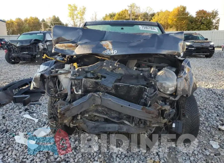 1C4NJRFB8GD646874 Photo# 5