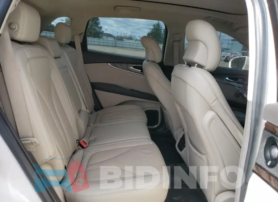 2LMPJ8L95KBL10554 Photo# 11