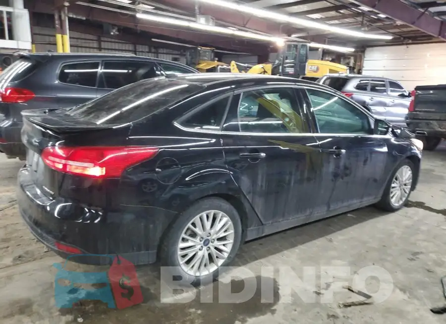1FADP3J2XJL317045 Photo# 3