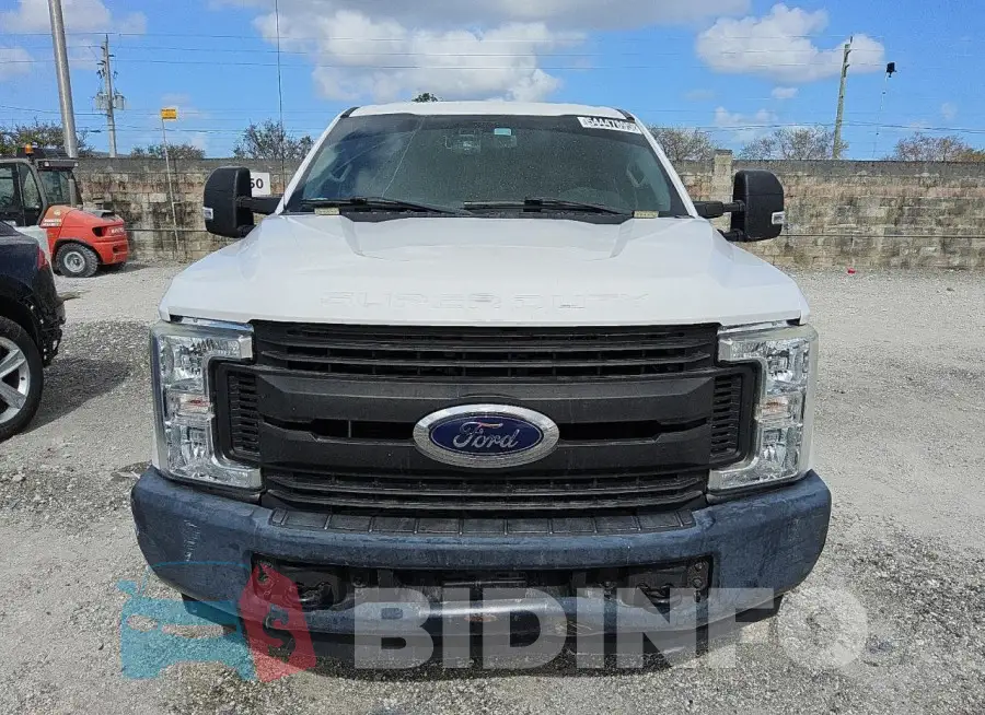 1FT7W2A67JEC45748 Photo# 5