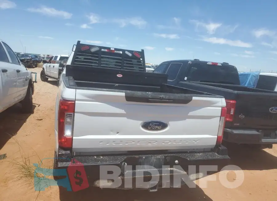 1FT8W3BT5JEB89050 Photo# 6