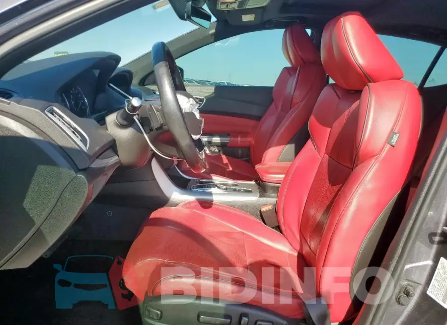 19UUB2F69JA010803 Photo# 7