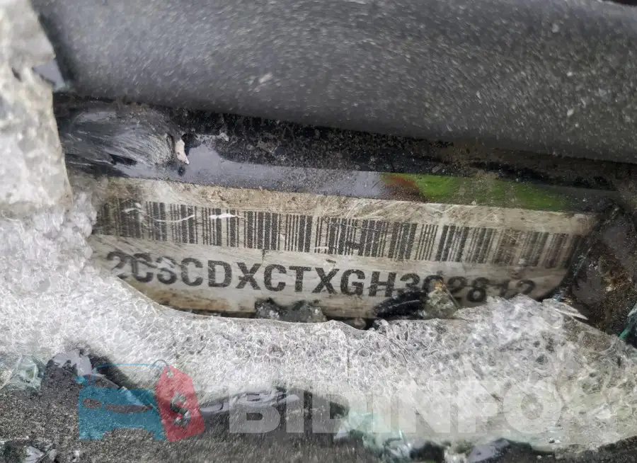 2C3CDXCTXGH302812 Photo# 12