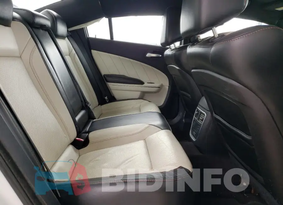 2C3CDXJG5GH282085 Photo# 10